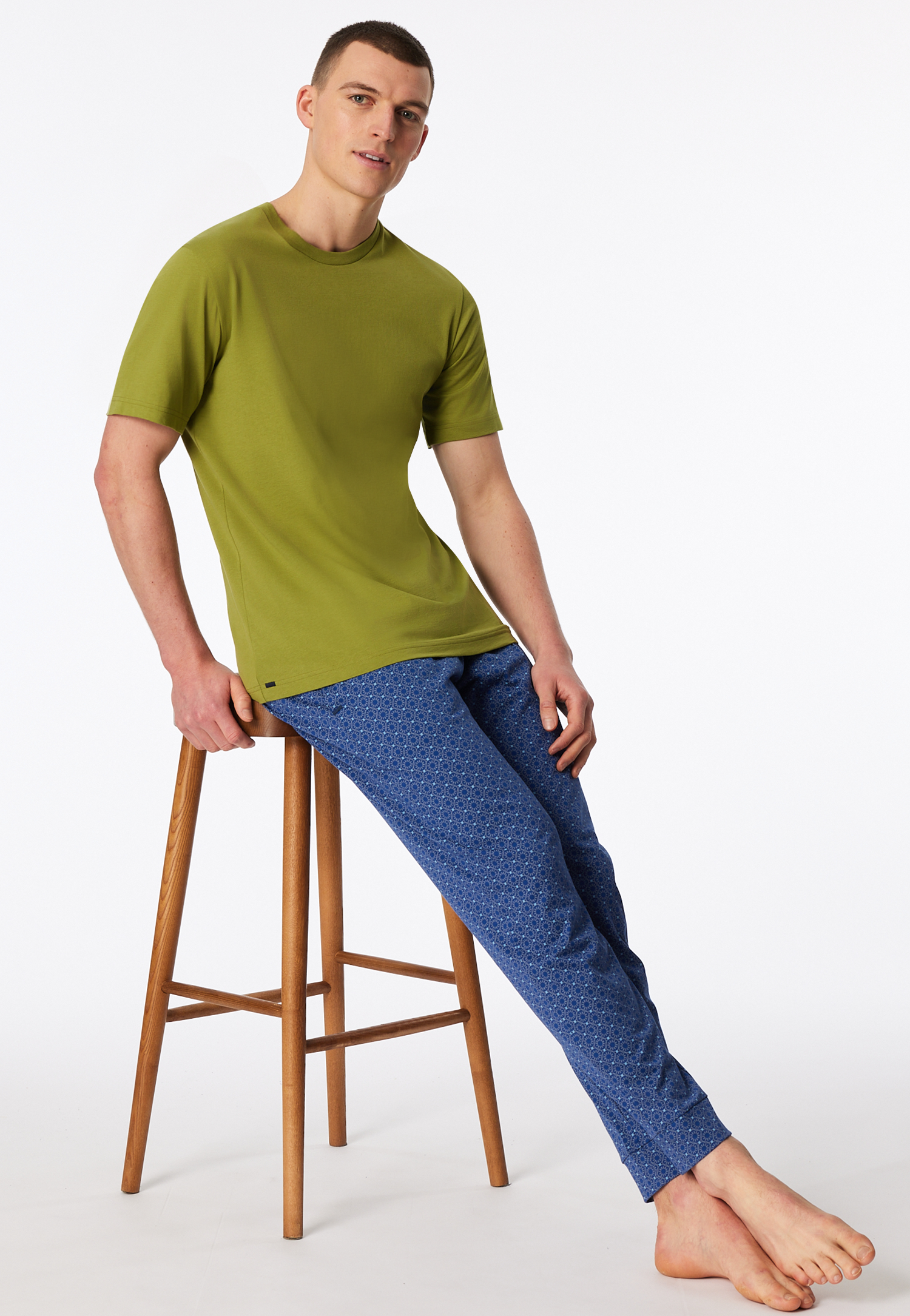182047-808_front.png