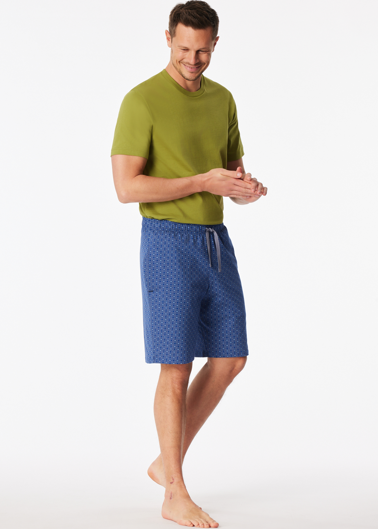 182186-808_front.png