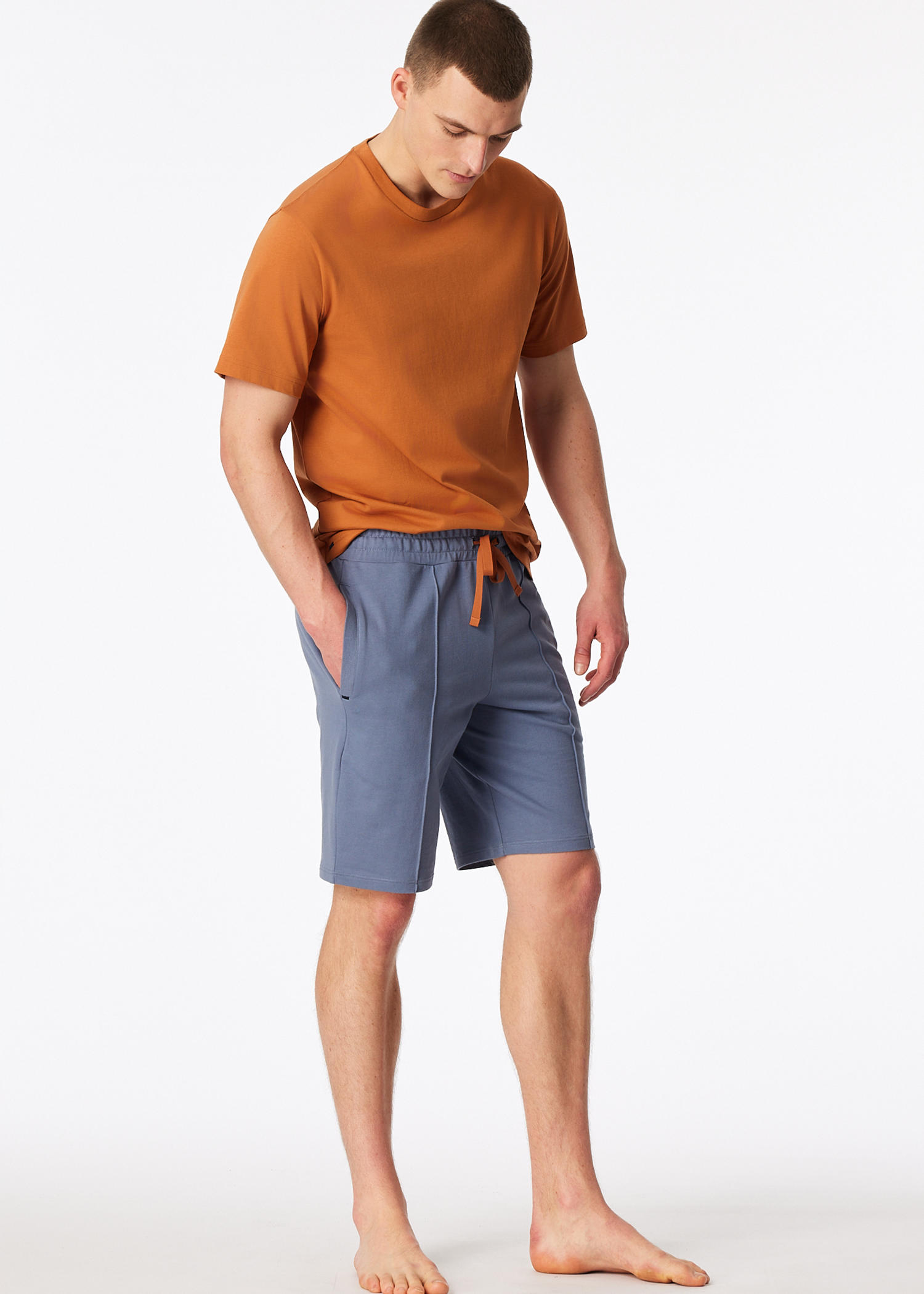 182597-808_front.png