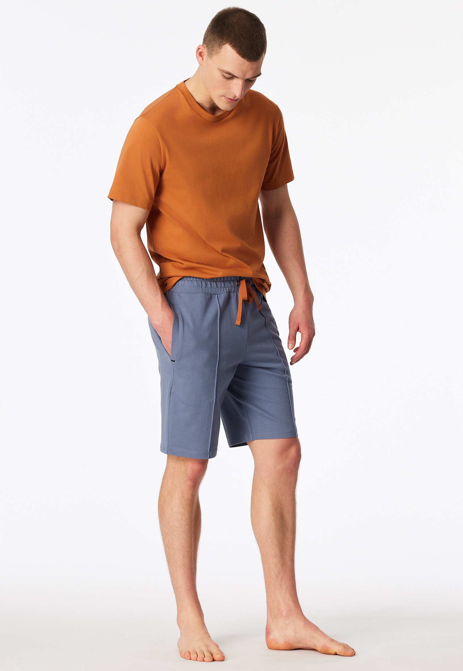 182597-808_front.png