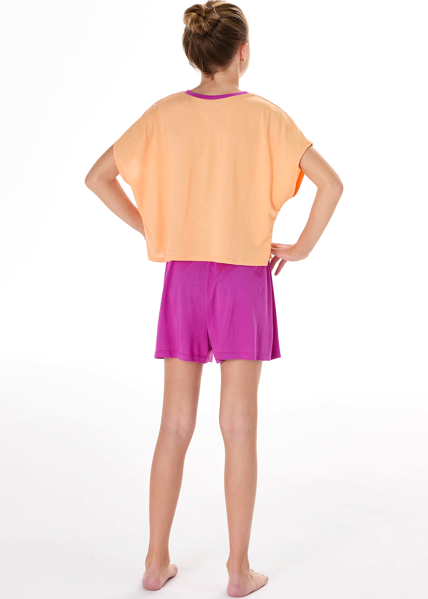 183452-699_back.png