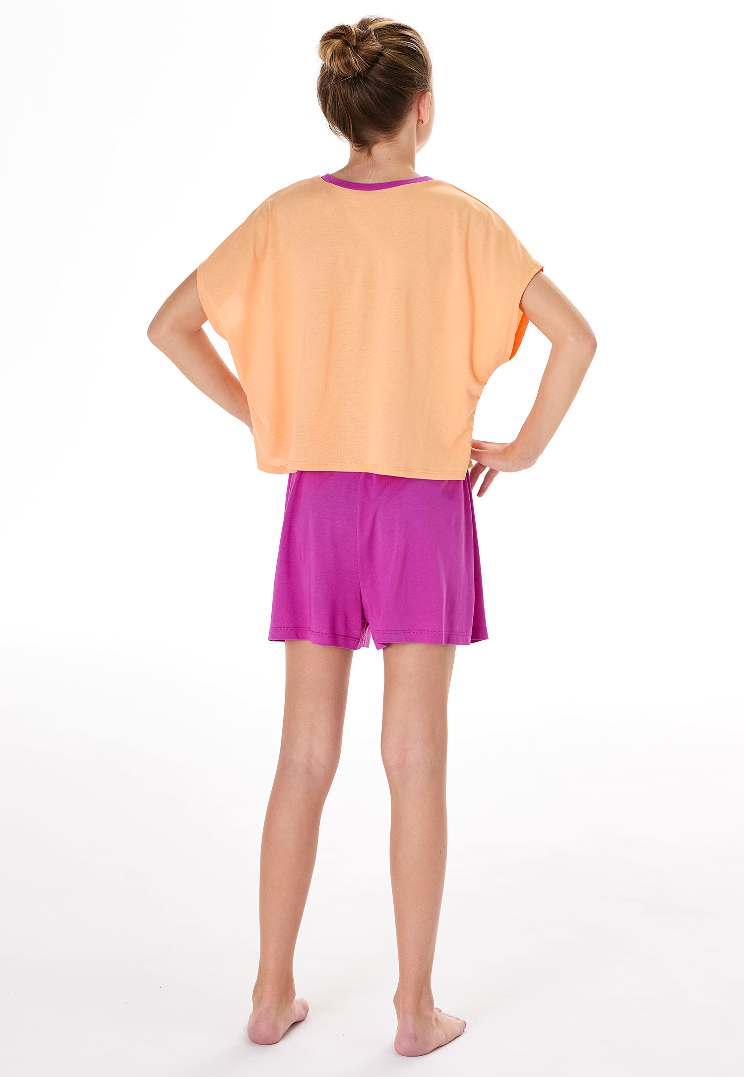 183452-699_back.png