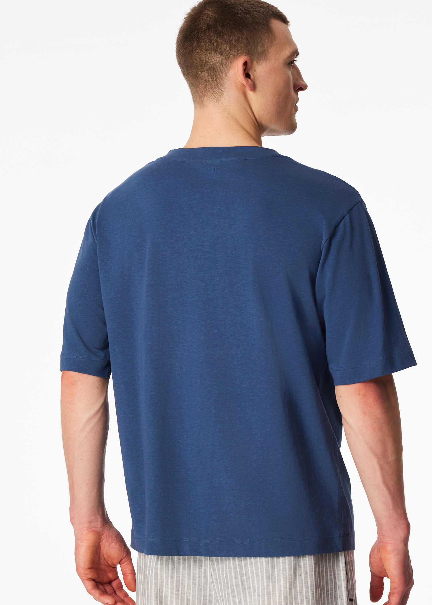 183545-899_back.png
