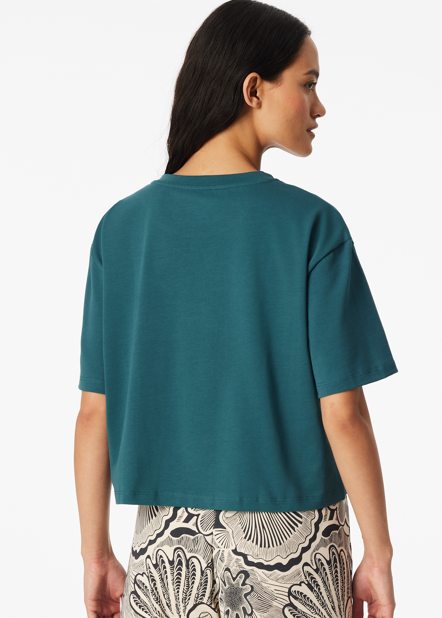 183642-700_back.png