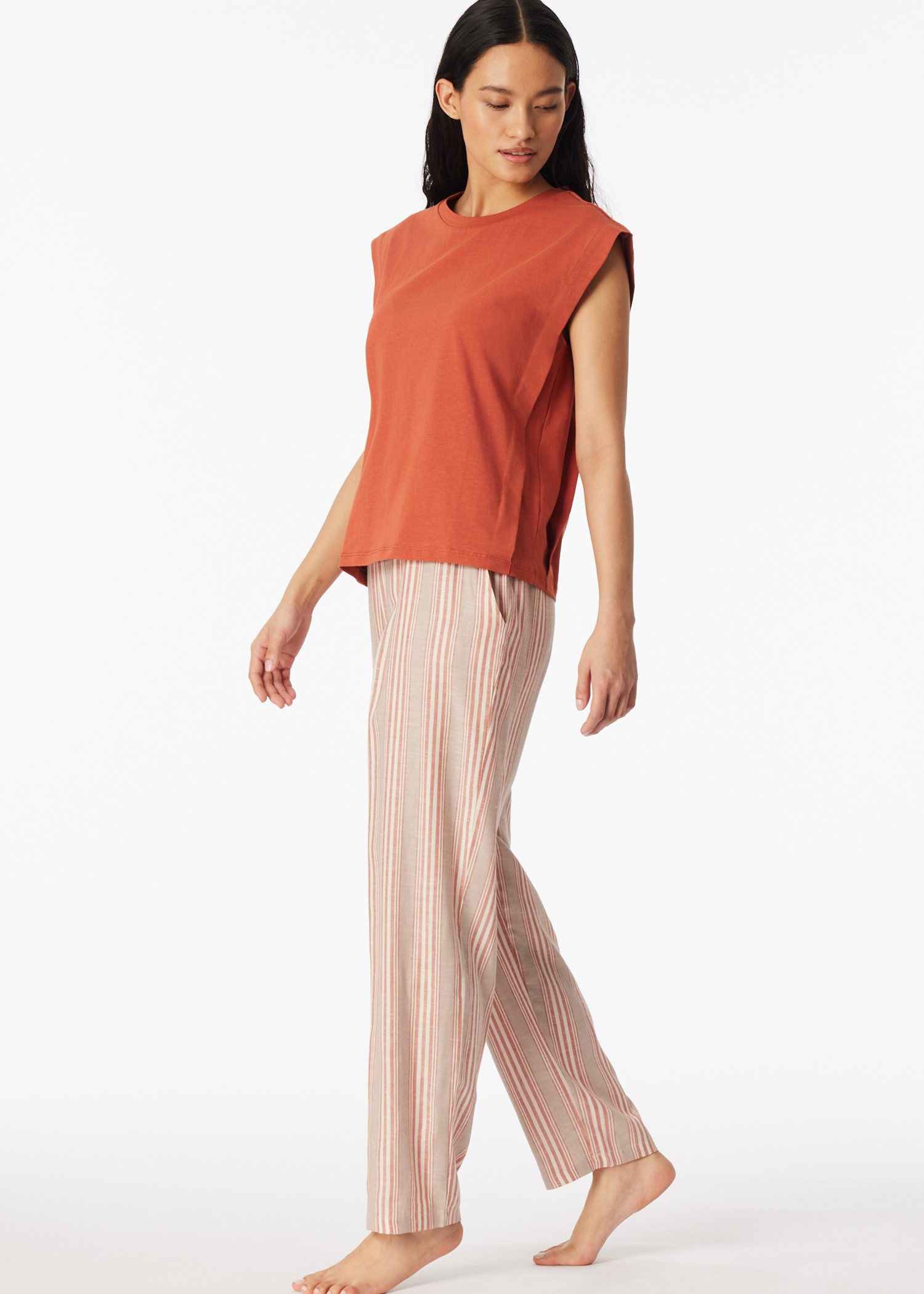 183674-532_front.png