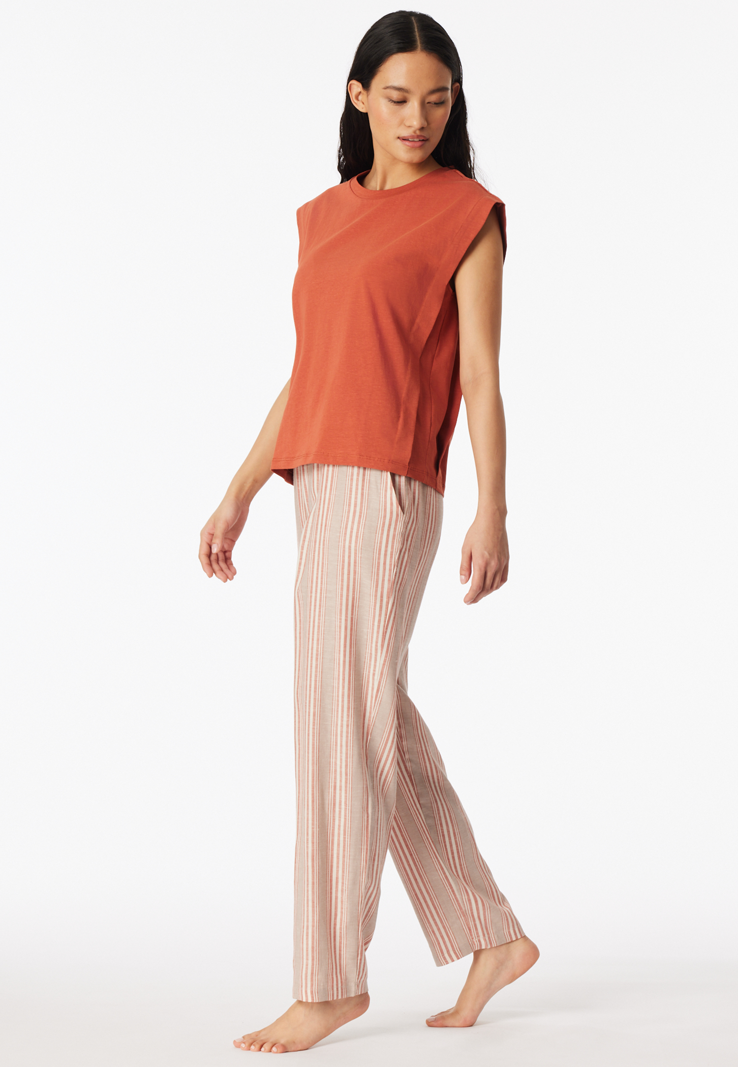 183674-532_front.png