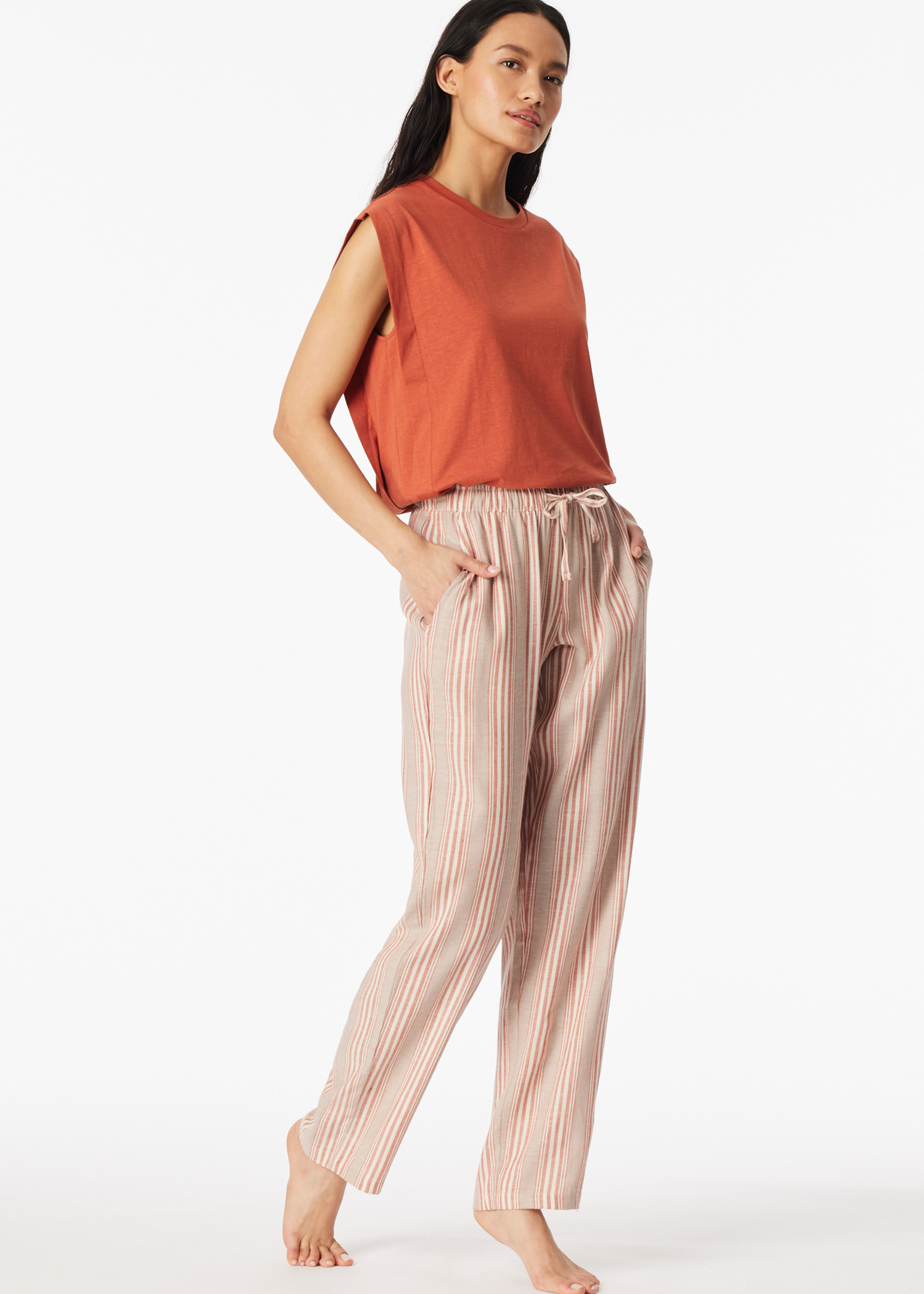 183676-904_front.png