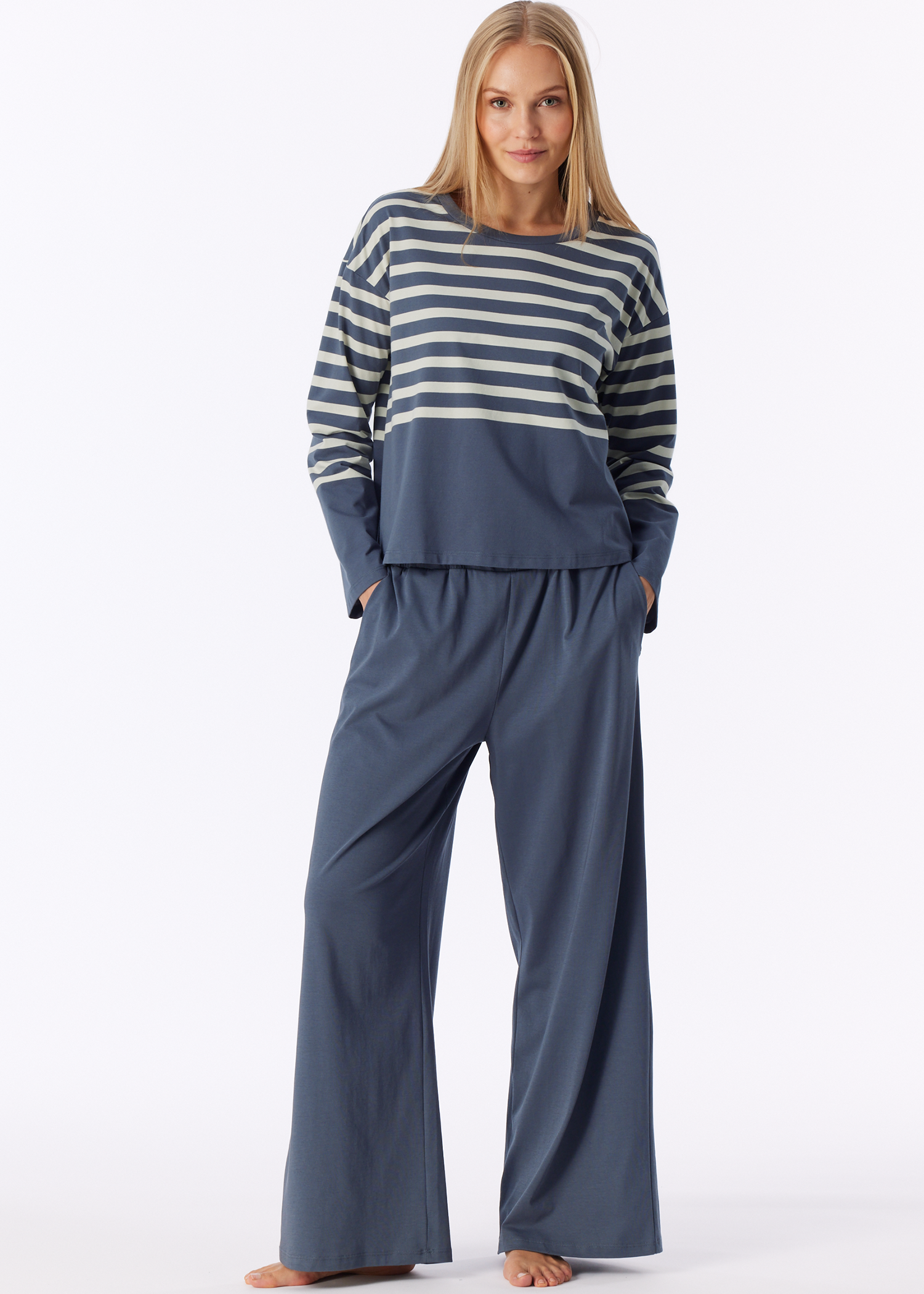 183886-808_front.png