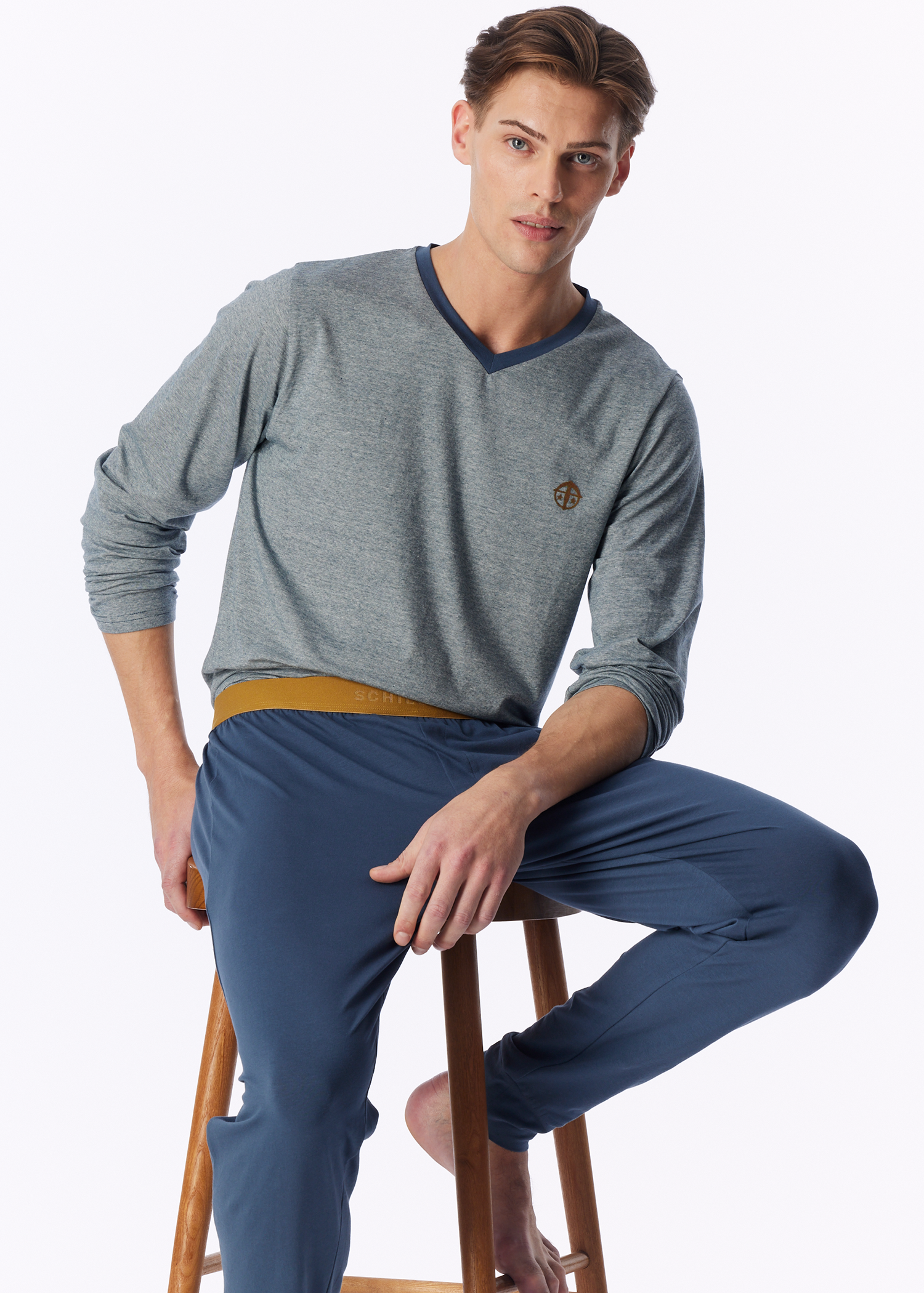 183994-860_front.png