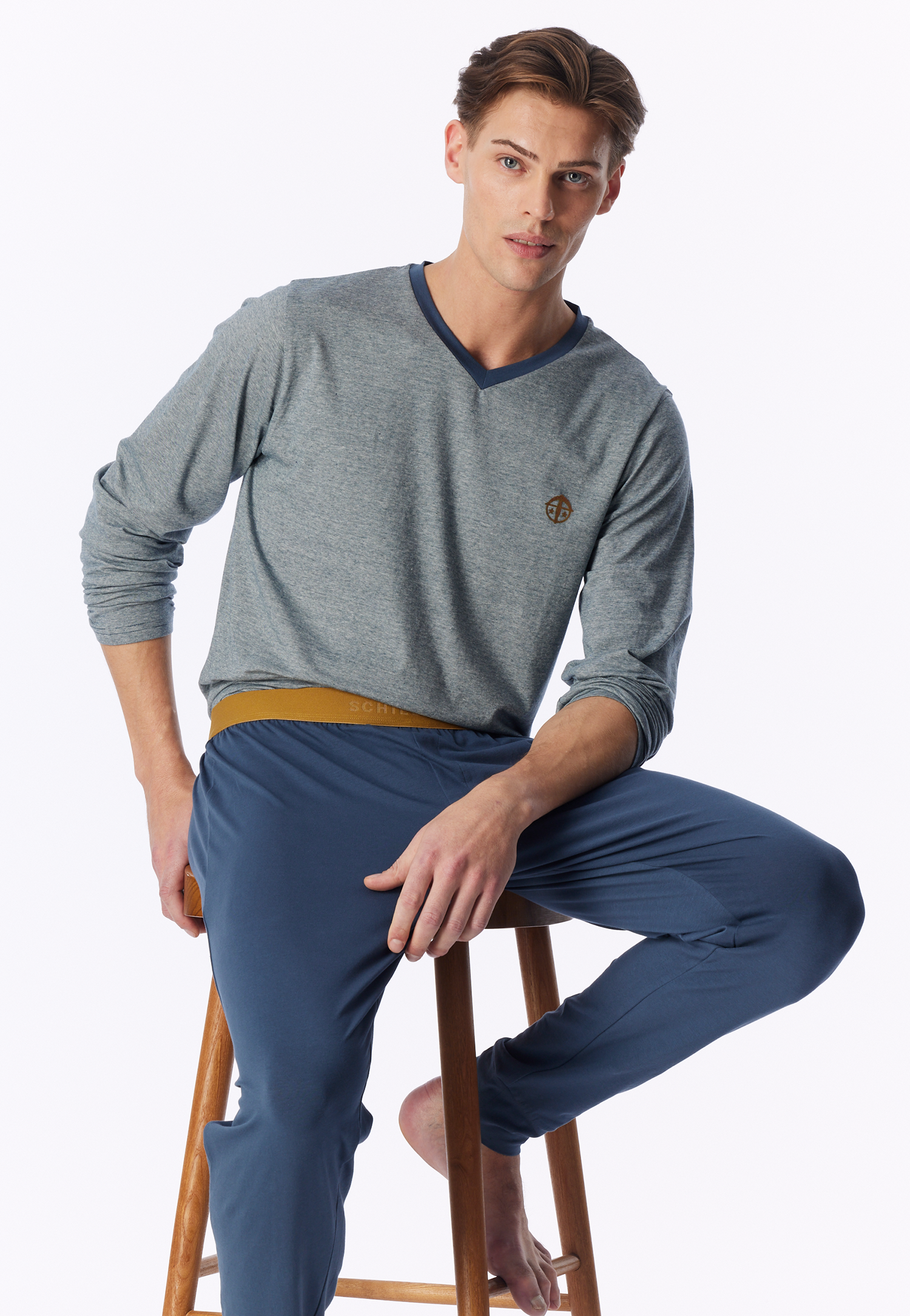 183994-860_front.png